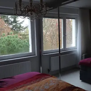 schne-ruhige-wohnung-in-berlin-steglitz.find-berlin-hotels.com/